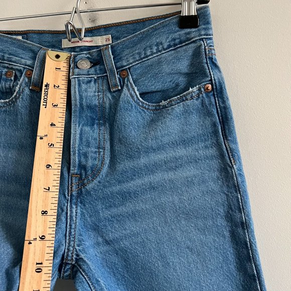 Levi's Wedgie Straight High Rise Crop Jean 25 Blue 100% Cotton Distressed - Picture 6 of 8